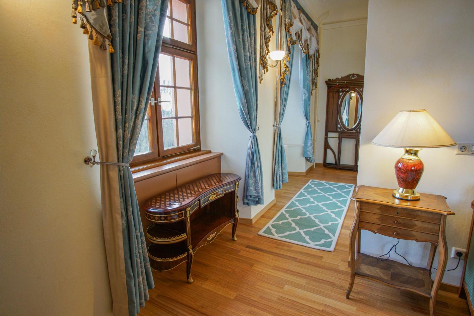 Hotel & Tagungszentrum Schloss Hohenfels Hohenfels  Екстериор снимка