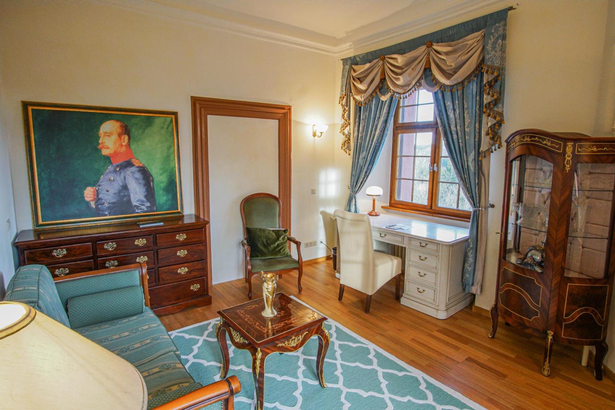 Hotel & Tagungszentrum Schloss Hohenfels Hohenfels  Екстериор снимка